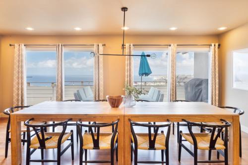 Parasol Hilltop Ocean View Escape w Spa & Pool Table - photo 24