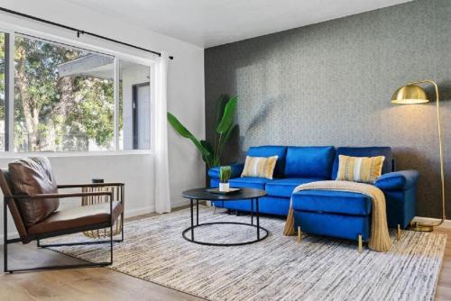 Coastal Haven Prime Spot Walk to Beach — 4-Star Luxury Hotel in San Diego, United States
