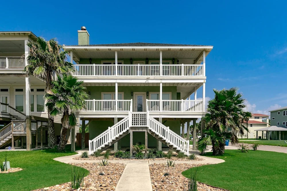 Ray of Sunshine by Silver Sands Vacation Rentals — 4-Star Luxury Hotel in Port Aransas, United States