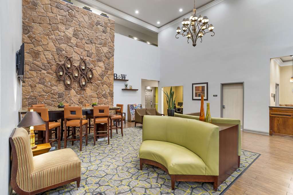 Best Western Plus Hobby Airport Inn & Suites — hotel near William P. Hobby Airport