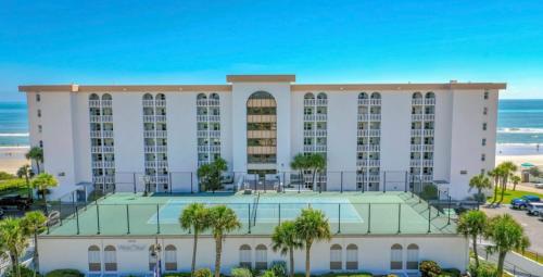 Oversized condo Beach Oasis 601 Gorgeous Ocean front with spectacular views — 4-Star Luxury Hotel in Daytona Beach, United States