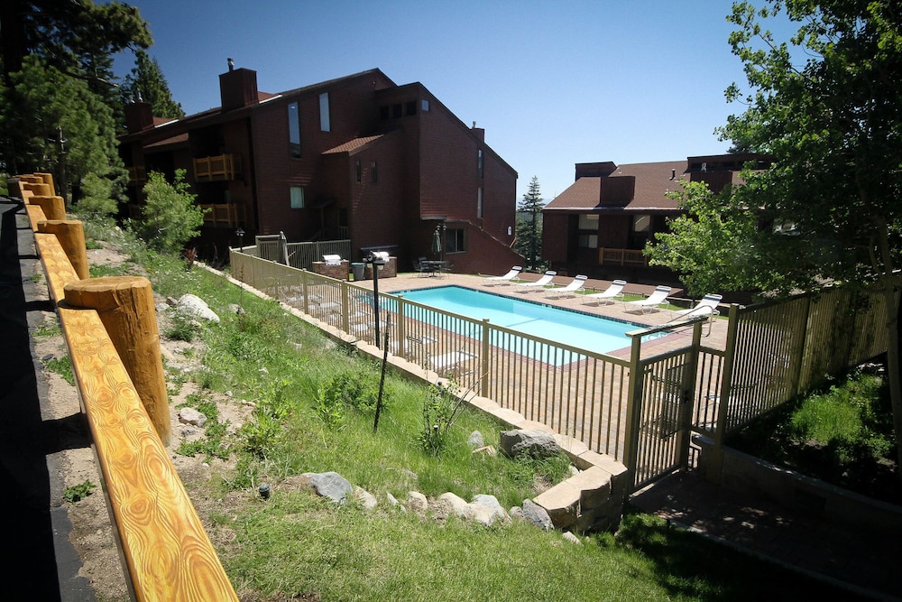 Mammoth Ski & Racquet Club - photo 57