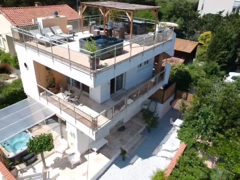 Villa L'amiraute — 4-Star Luxury Hotel in Agde, France