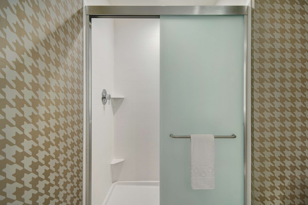 Home2 Suites by Hilton Las Vegas North - photo 29