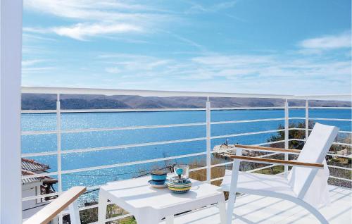 Cozy Apartment In Miskovici With Wifi — 4-Star Luxury Hotel in Pag, Croatia