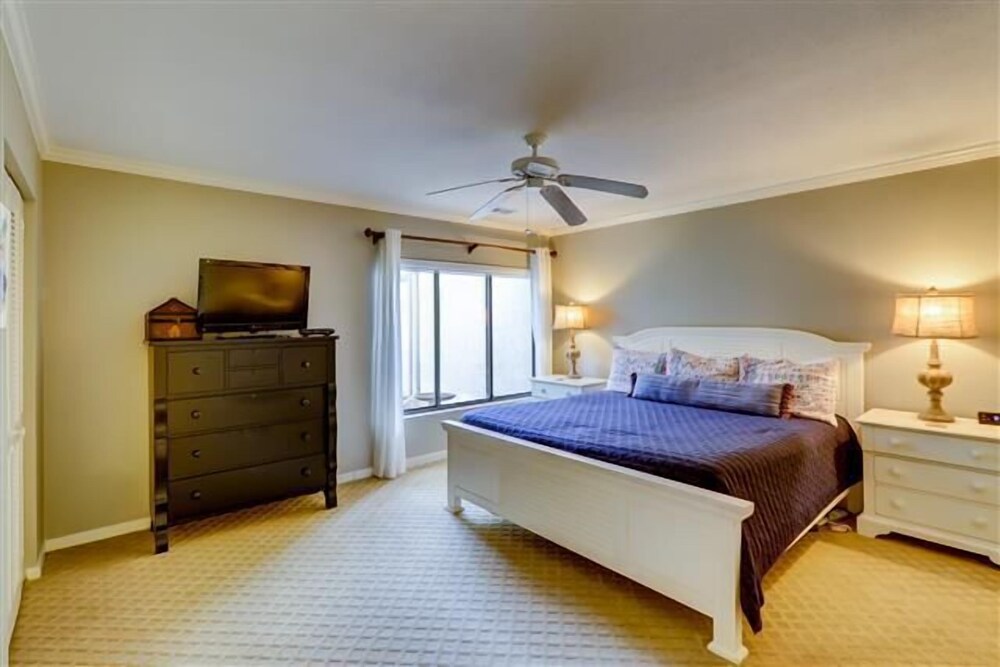 141 Harbourwood Villa at The Sea Pines Resort - photo 5