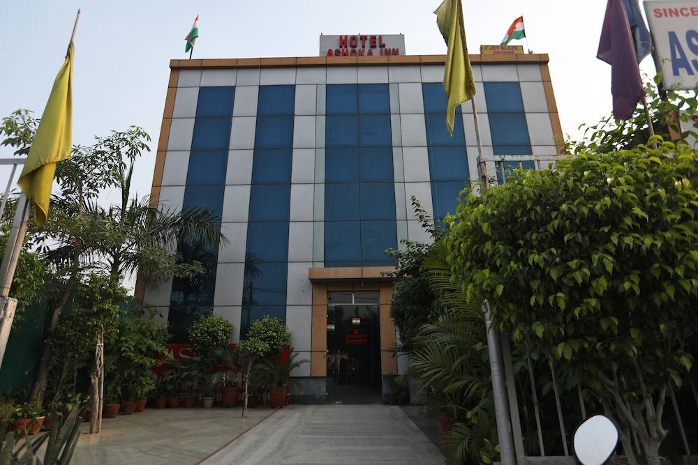 Oyo 49636 Ashoka Inn — hotel in Noida