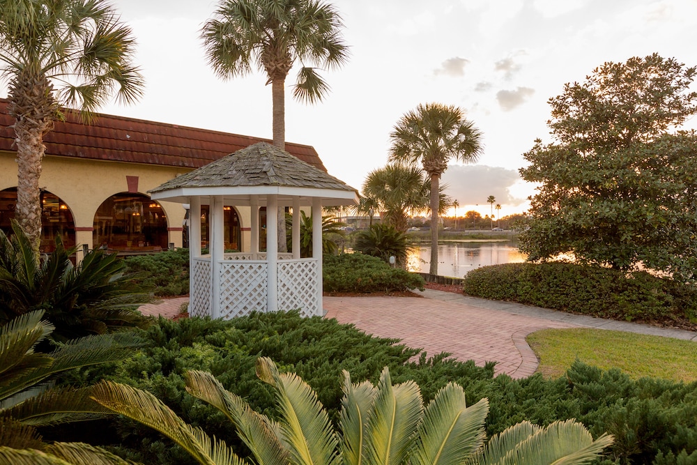 Maingate Lakeside Resort - photo 44