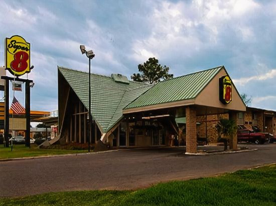 Super 8 Alexandria in Alexandria, United States