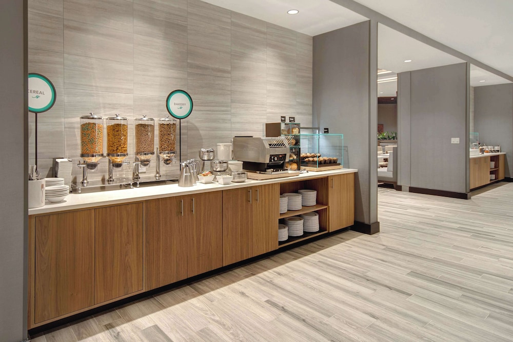 Embassy Suites By Hilton Alpharetta Halcyon - photo 45