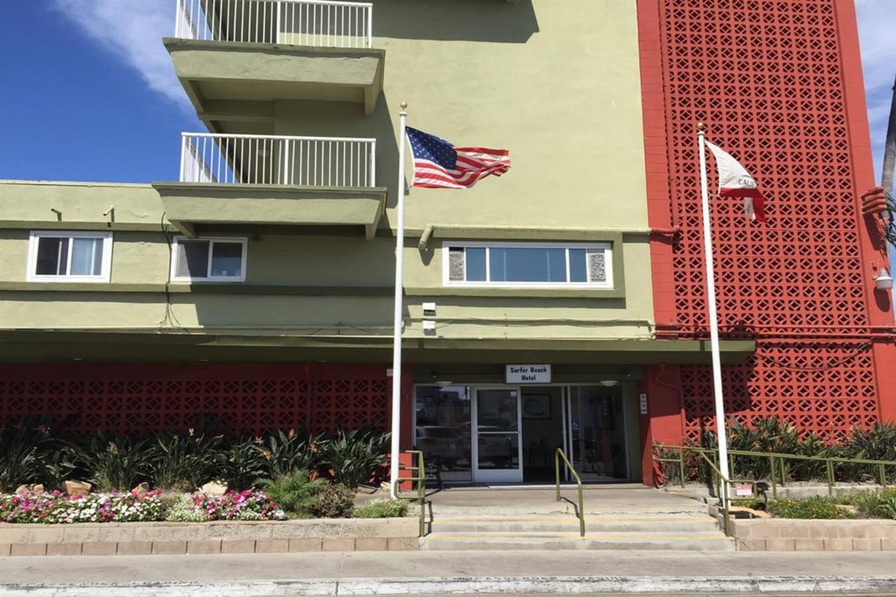 Surfer Beach Hotel - featured photo