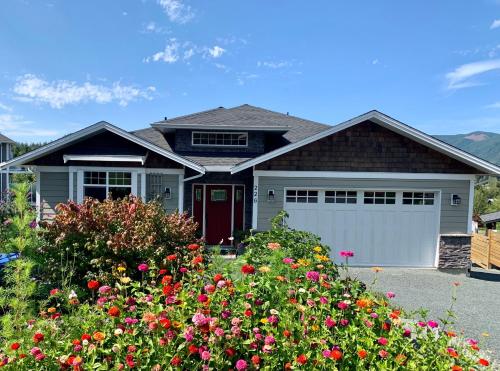 Valley View — 4-Star Luxury Hotel in Lake Cowichan, Canada