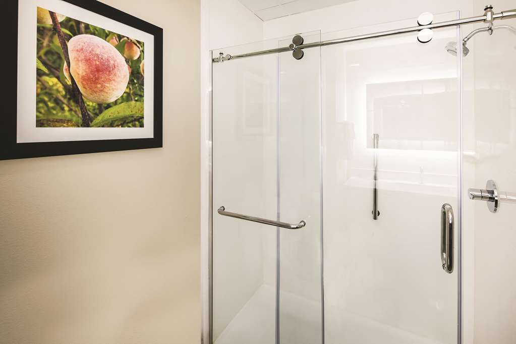La Quinta Inn & Suites by Wyndham Milledgeville - photo 18
