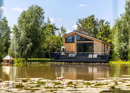 Woad Mill Lakeside Lodges — Boston — photo 2