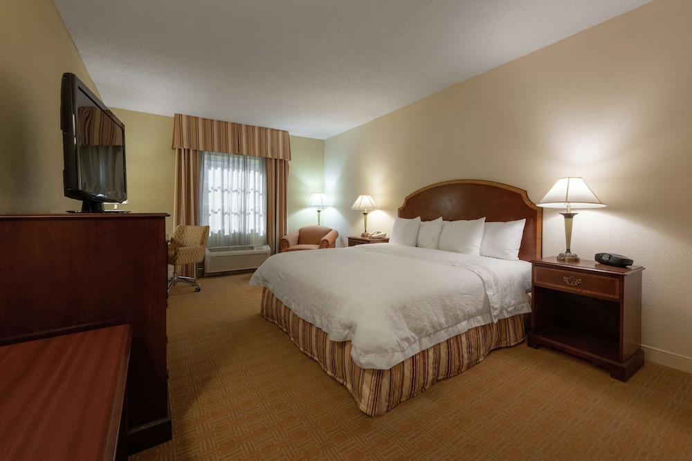 Hampton Inn & Suites Vicksburg - photo 40