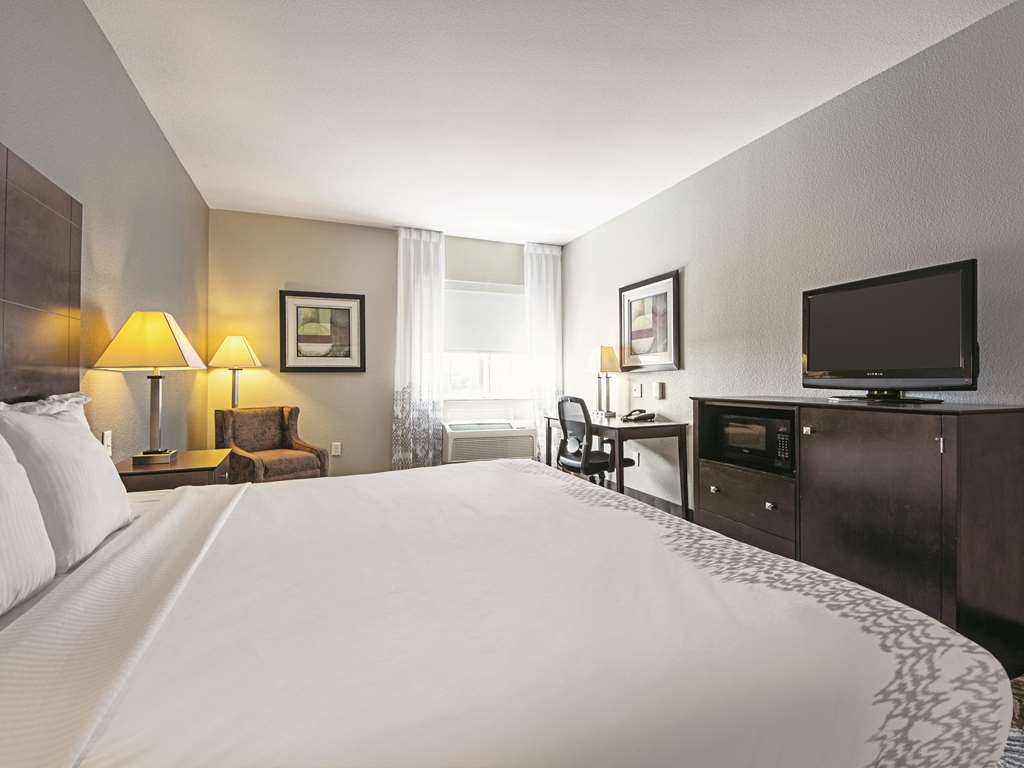 La Quinta Inn & Suites by Wyndham McKinney - photo 14