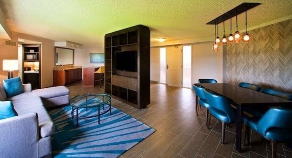 Embassy Suites by Hilton Portland Tigard - photo 28