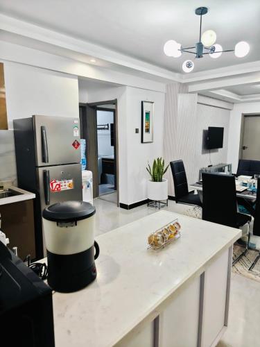 Modern 3 Bedroom Near Malls& City center
