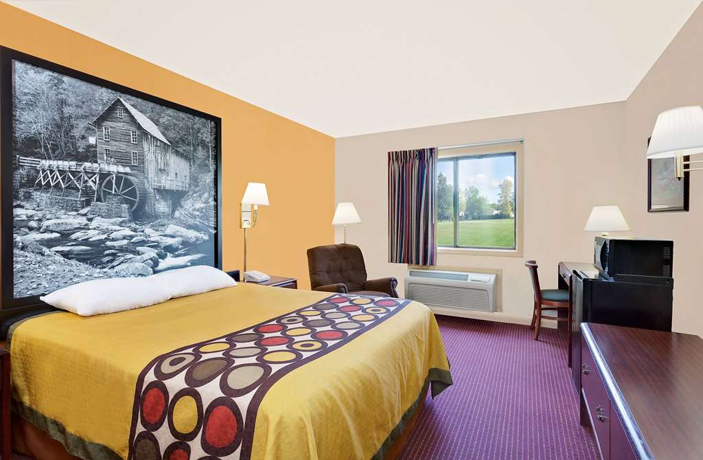 Super 8 by Wyndham Hillsville - photo 10