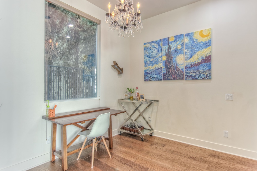 Applewood Silver Lake 2BD Hollywood - photo 2
