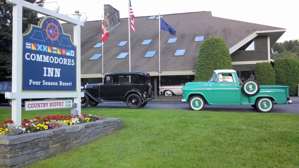 Commodores Inn - photo 66
