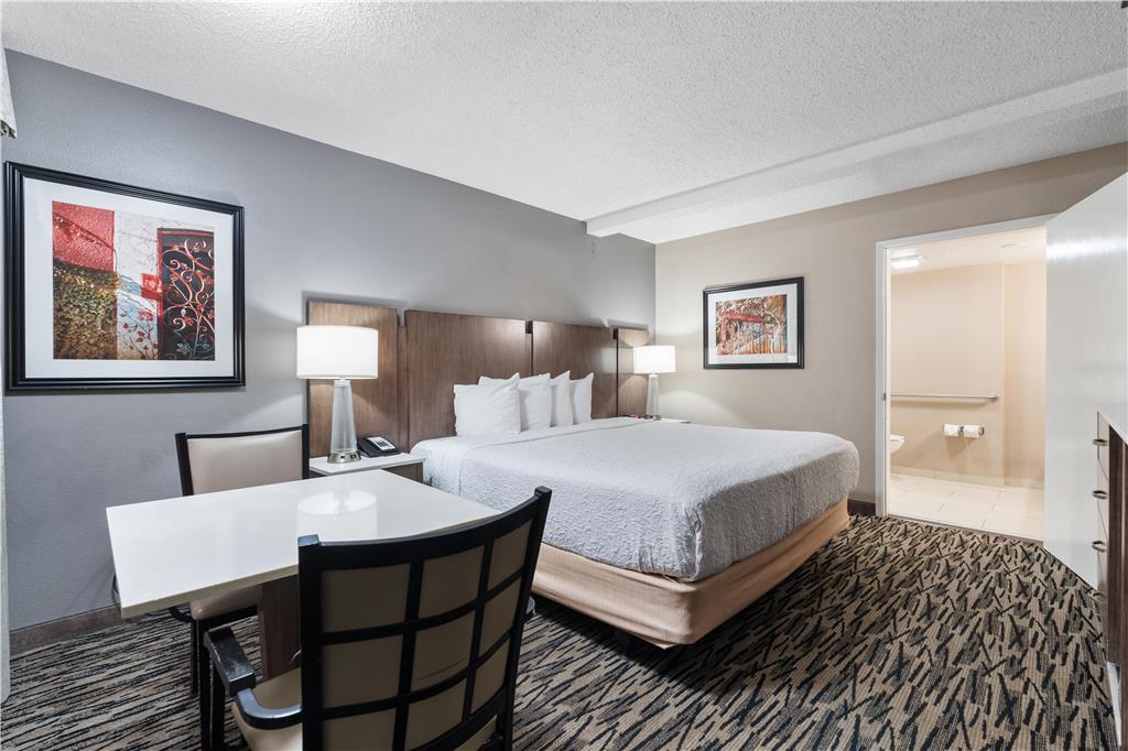 Best Western Los Alamitos Inn & Suites - photo 36