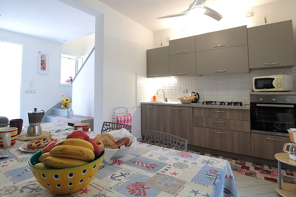 Villetta Elena Ac Wifi Lido Degli Scacchi — 4-Star Luxury Hotel in Comacchio, Italy