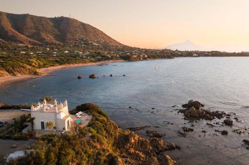 Torre Dei 7 Frati — 4-Star Luxury Hotel in Cefalu, Italy
