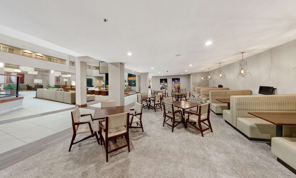 Embassy Suites by Hilton Milwaukee Brookfield - photo 61