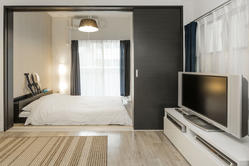 Elegance Place Horie Room - carbon neutral hotel in Osaka