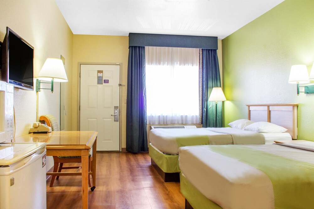 Apache Inn - photo 16