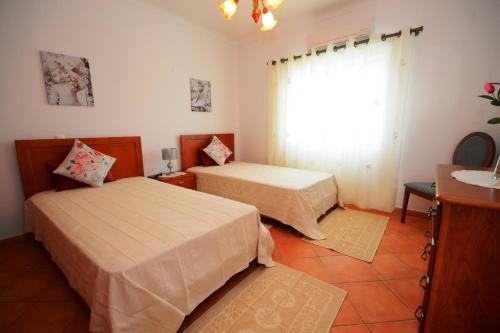 Villa Casa das Amendoeiras — 4-Star Luxury Hotel in Alcantarilha, Portugal