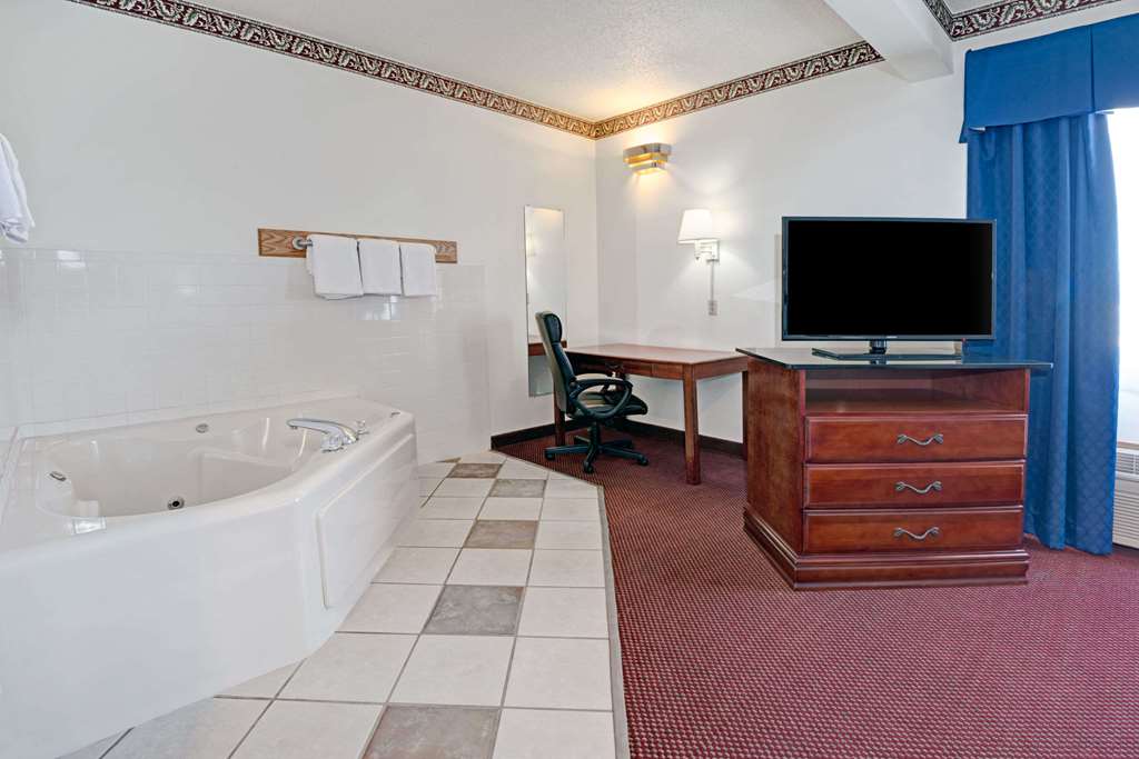 Days Inn by Wyndham Laramie - photo 10