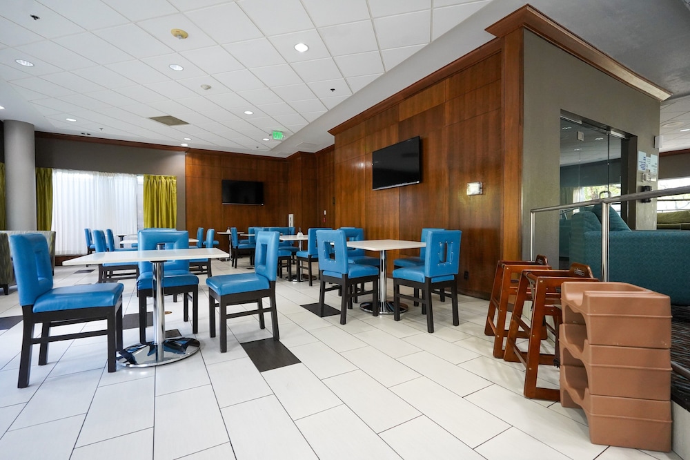 Holiday Inn Express Boise University Area by IHG - photo 74