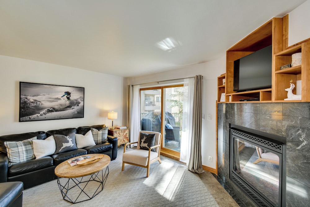 Shuttle to Beaver Creek Resort: Avon Ski Escape in Avon, United States