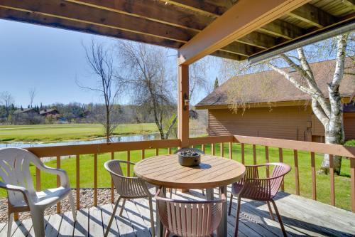 Schuss Mountain Resort Condo Steps to Golf — hotel in Mancelona