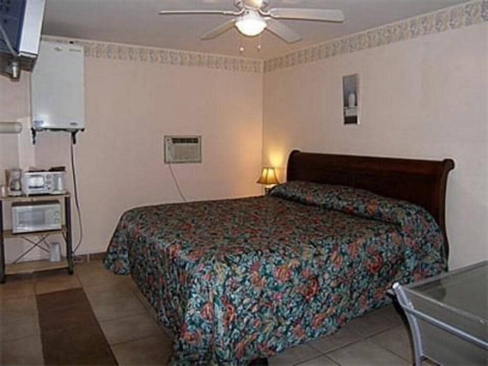 A1 Value Inn Hernando - photo 13