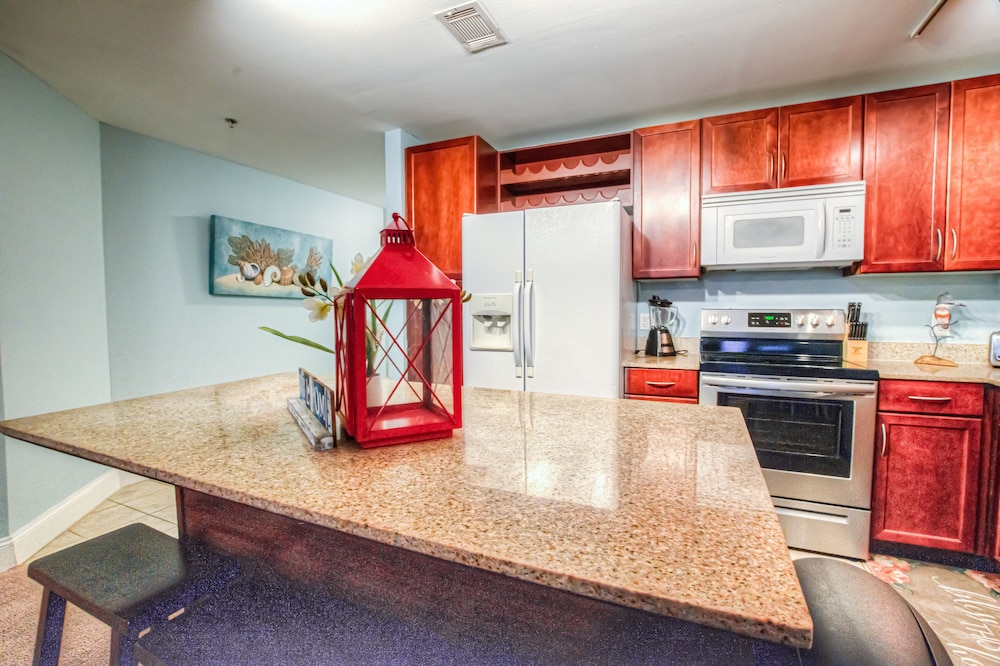 Laketown Wharf Resort by Aneliya's Rentals - photo 308