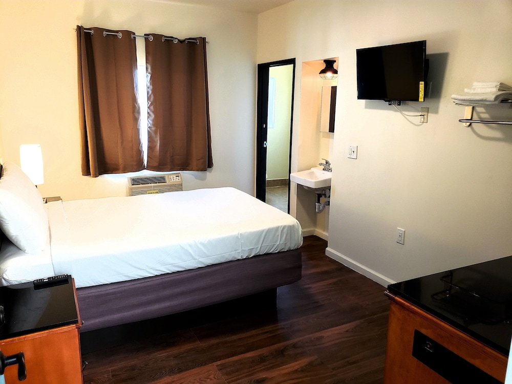 Anchor Pointe Inn - photo 34