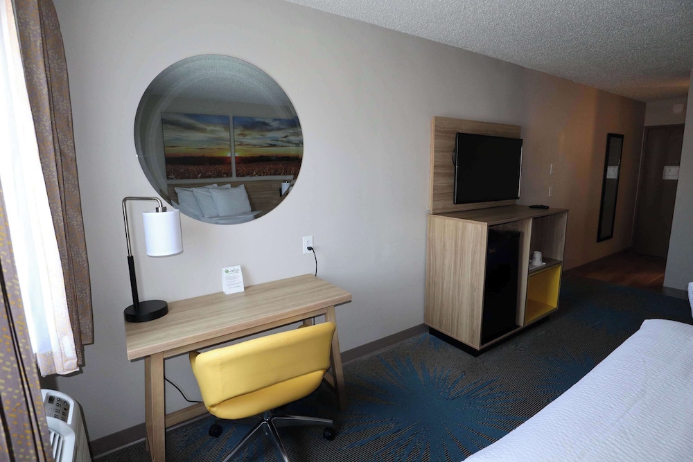 Days Inn by Wyndham Mandan Bismarck Area - photo 15