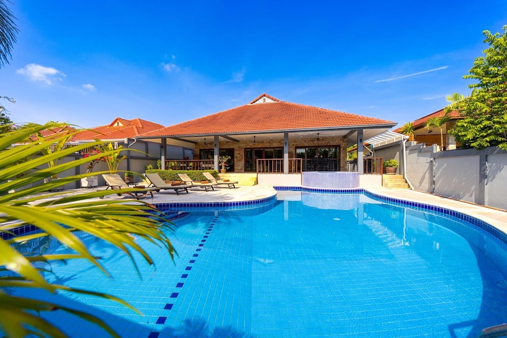Lovely 3BR Villa in good Location CV3MA — 4-Star Luxury Hotel in Hua Hin, Thailand