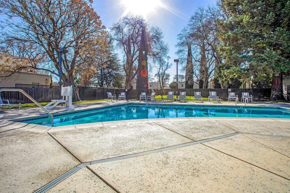 Lions Gate Hotel - photo 49
