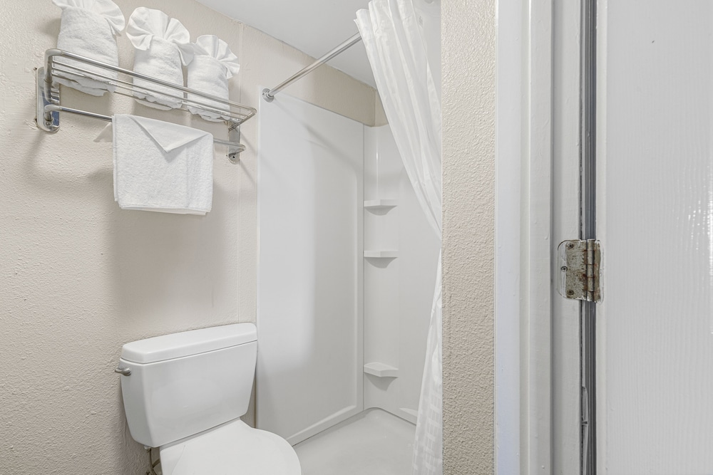 Ocean Crest Inn and Suites - photo 67
