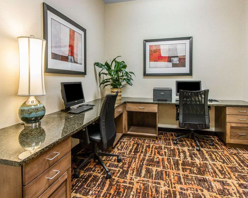 MainStay Suites Watford City Event Center - photo 18
