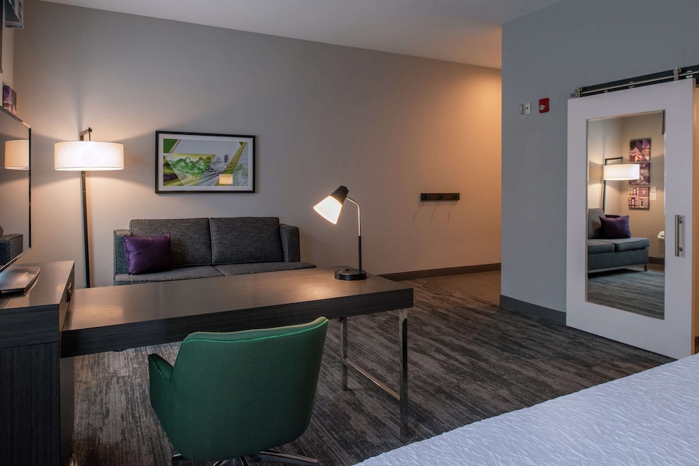 Hampton Inn & Suites Winston Salem Downtown - photo 9