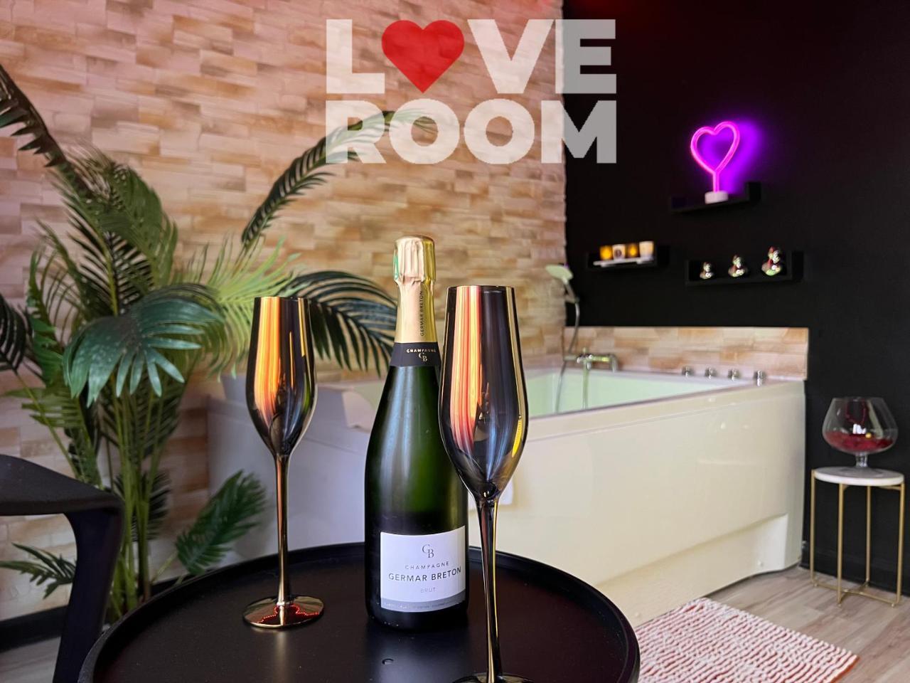 Love Room Adulte Only in Chamalieres, France