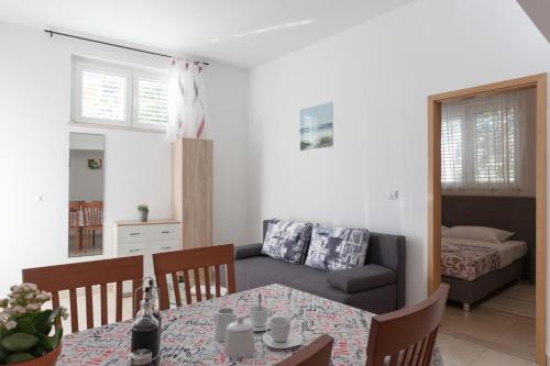 Apartment Cinereus A58