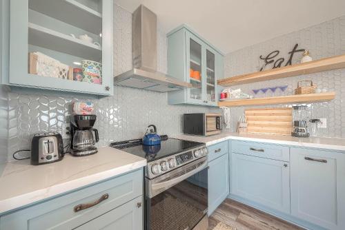 Surfside Beachfront Dream — Surfside Beach — photo 4