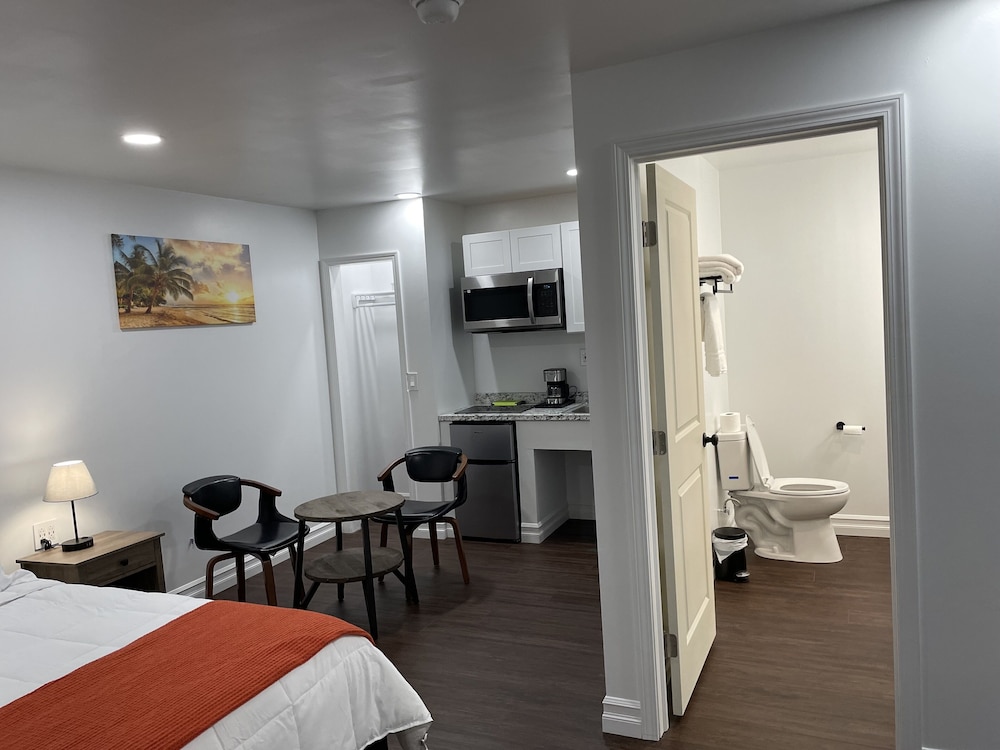 Gatehouse Motel - photo 48