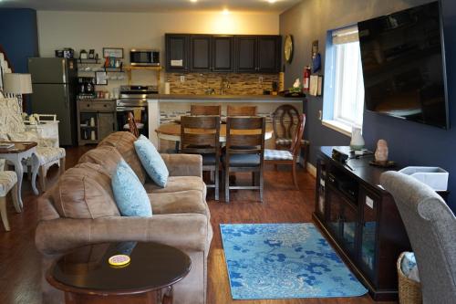 Walkout Basement Near Creation Museum — Hebron